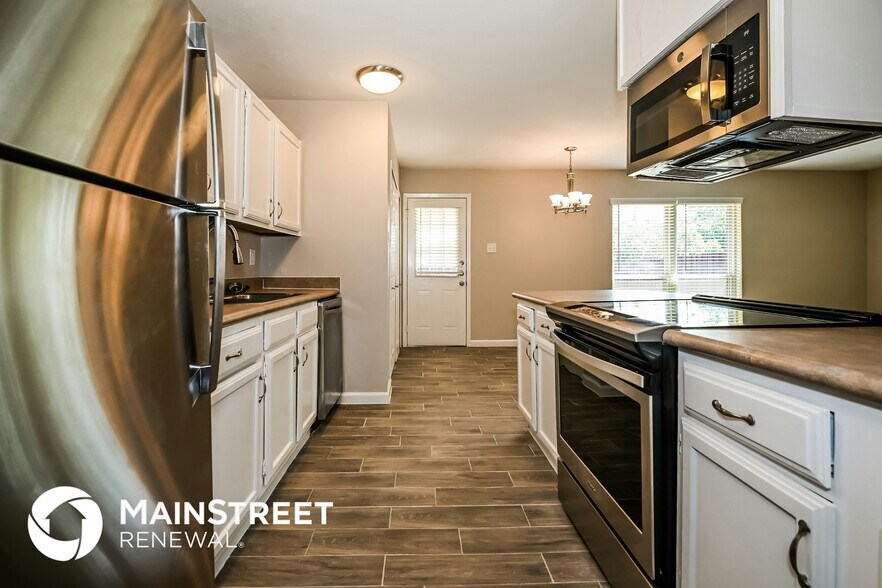 Building Photo - 308 Rockcrest Dr