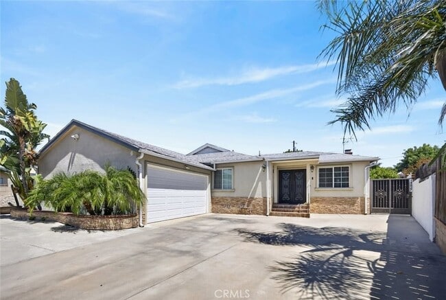 Building Photo - 14827 Dearborn St