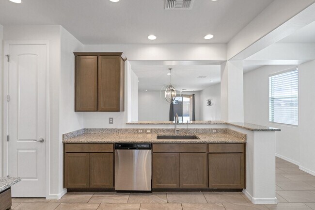 Building Photo - Immaculate & Move-In Ready – Upscale 3BR/2...