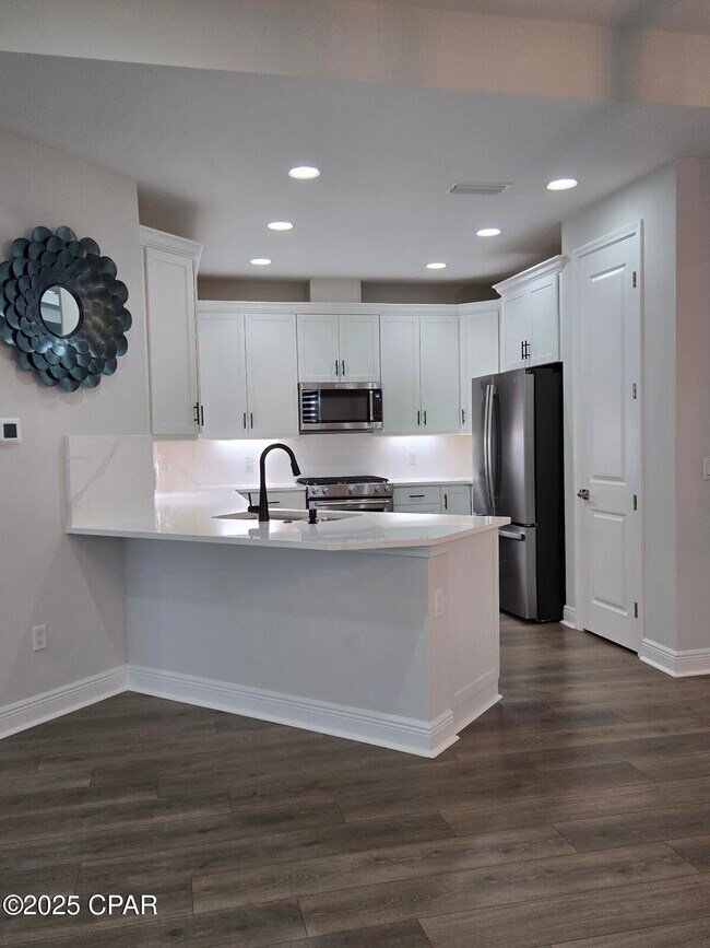 Building Photo - 8571 Island Breeze Ave