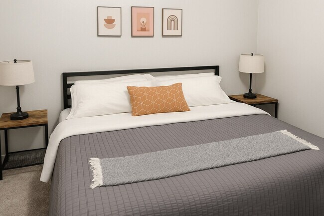 Building Photo - 2301 Ingersoll Ave