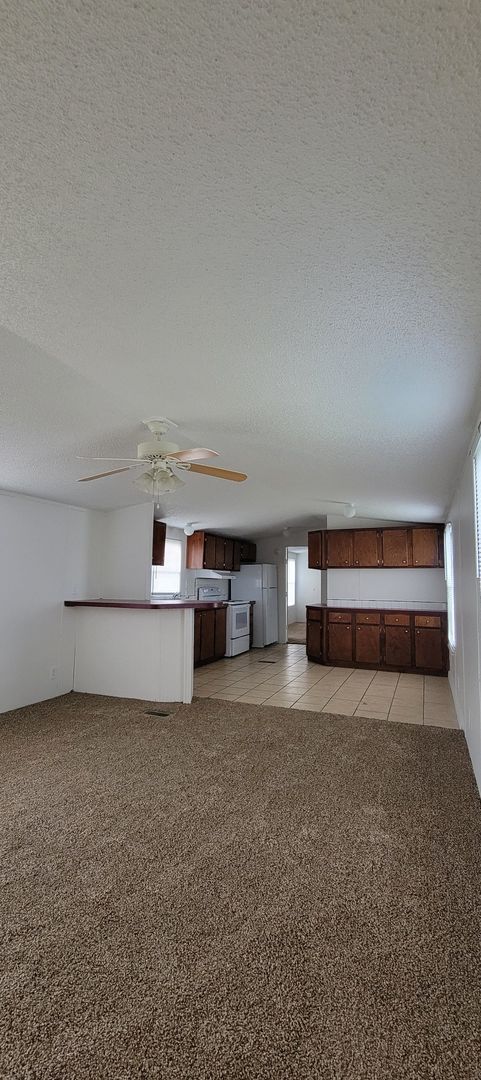 Building Photo - Ready to Move in