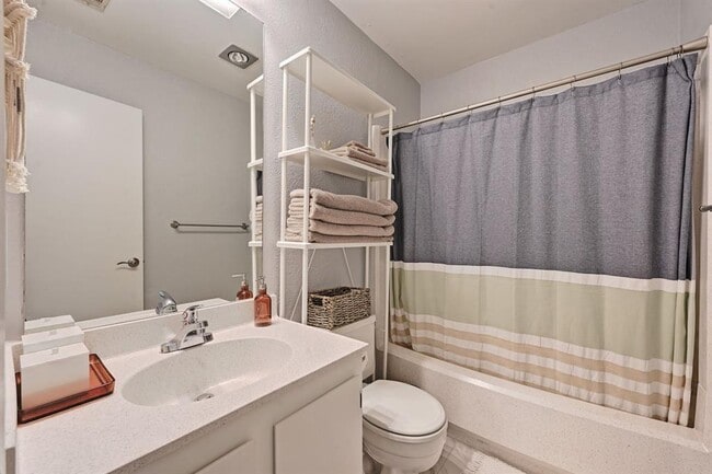 Building Photo - 2503 Howellwood Wy