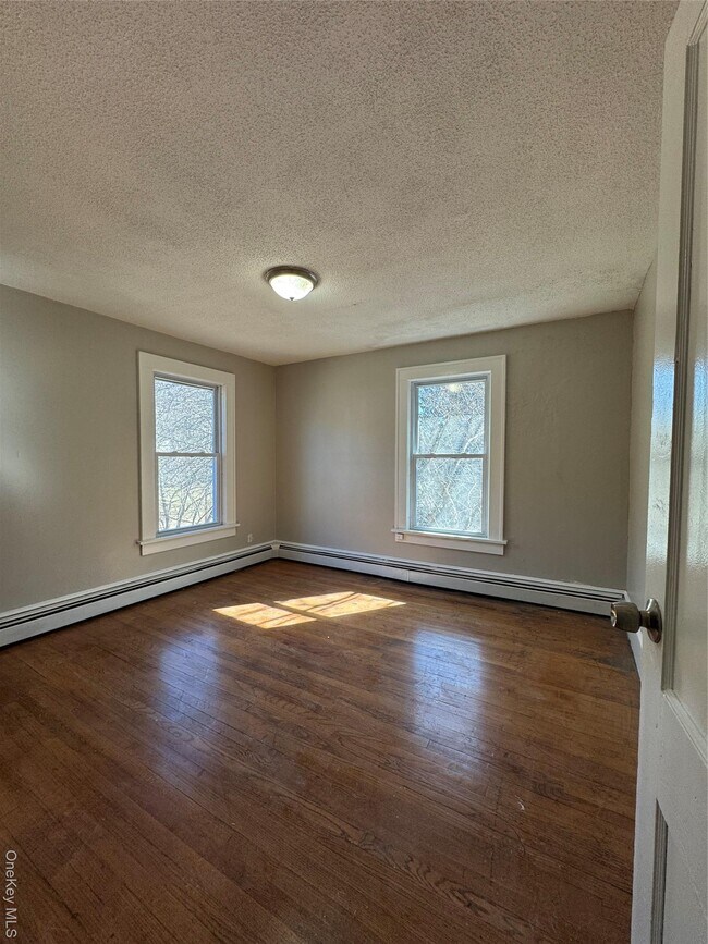 Building Photo - 440 N Main St