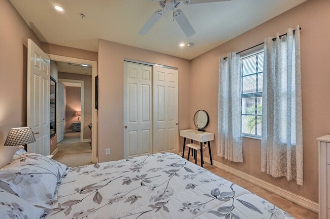 Building Photo - 9155 Delano St