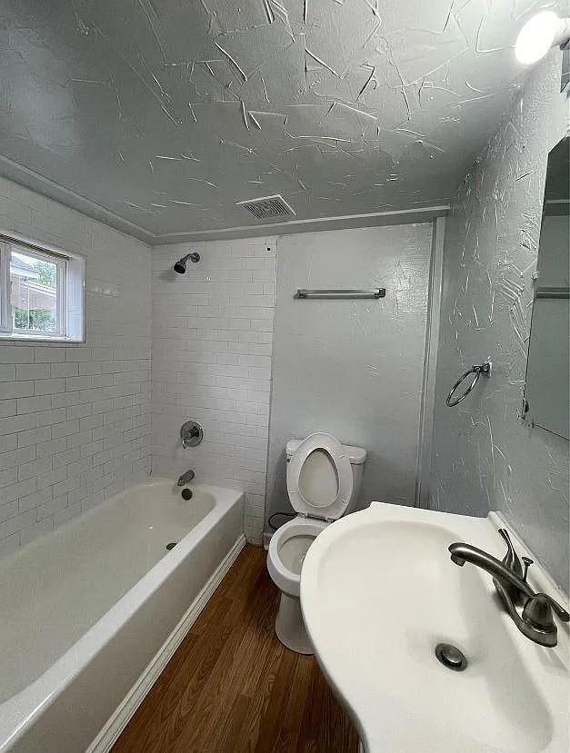 Building Photo - 5529 Geddes Ave