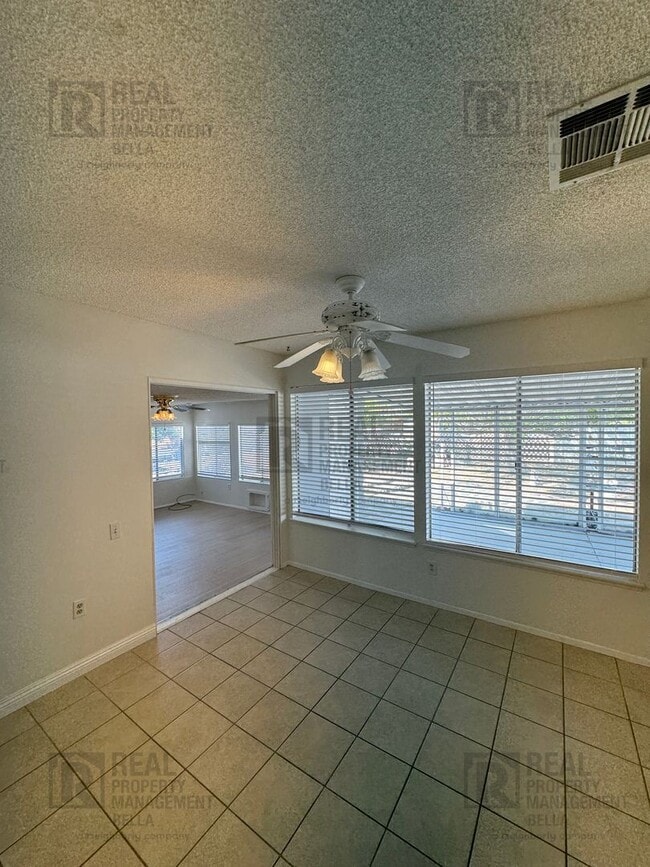 Building Photo - 55+ Community Gem: Open Floor Plan, Large Backyard & Clubhouse Amenities