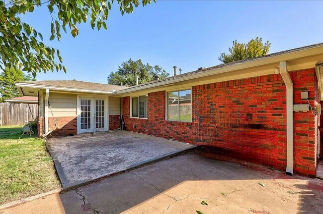 Building Photo - WELCOME HOME FOR THE HOLIDAYS
