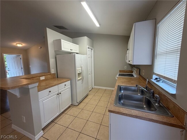 Building Photo - 4807 5th St W