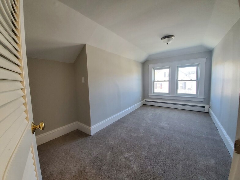 Bedroom 1 - 12 Villa St