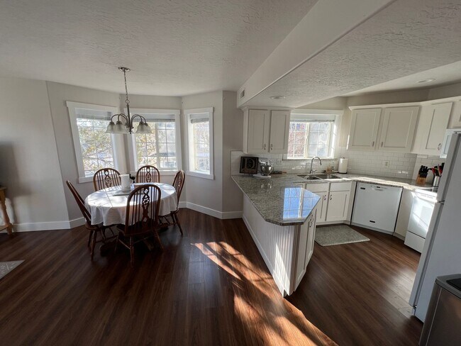 Building Photo - Orem 3 bedroom condo
