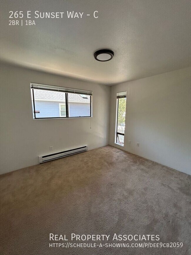 Building Photo - 265 E Sunset Way