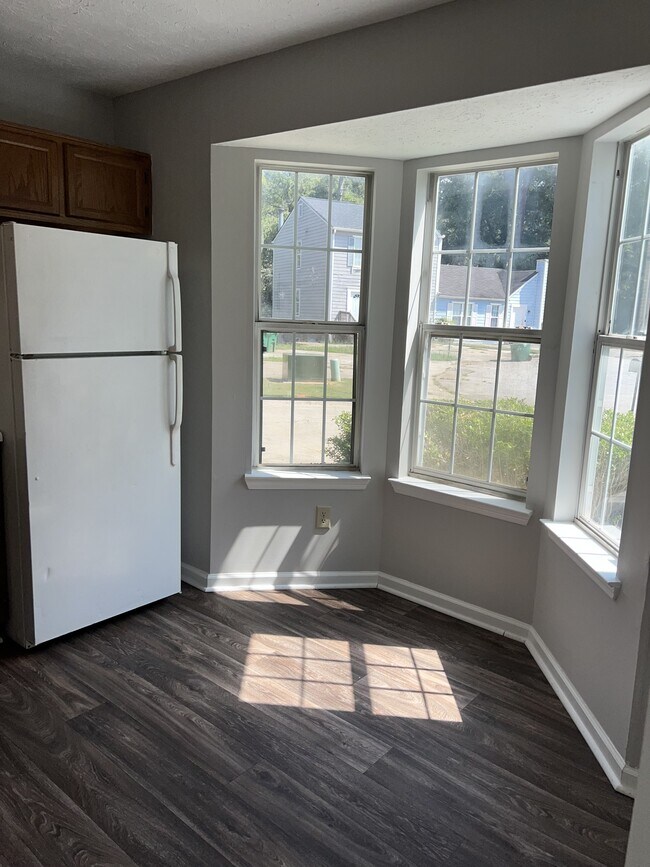 Building Photo - 3455 Kingswood Run