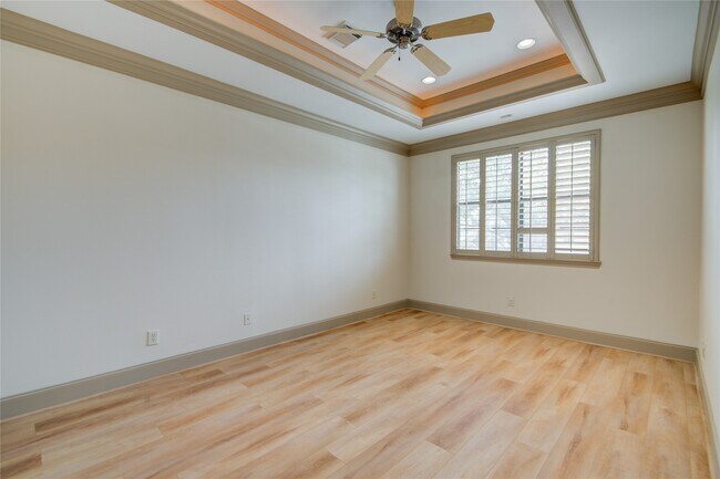 Building Photo - 5346 Val Verde St