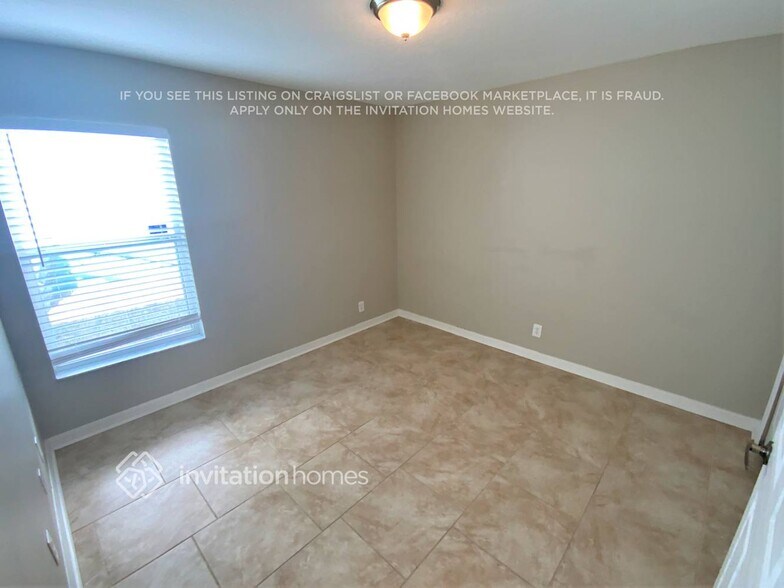 Building Photo - 3323 70th Ct E