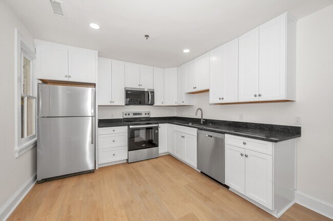 Building Photo - 112 N Market St