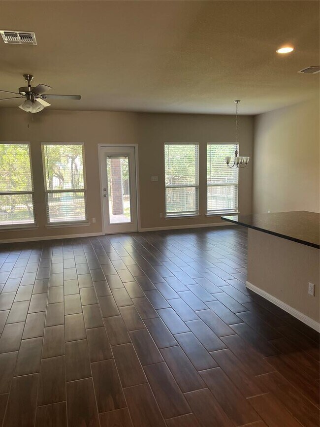 Building Photo - 200 Scenic Hills Cir