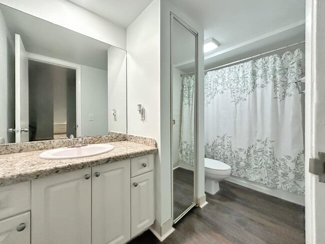 Building Photo - 405 4th Ln