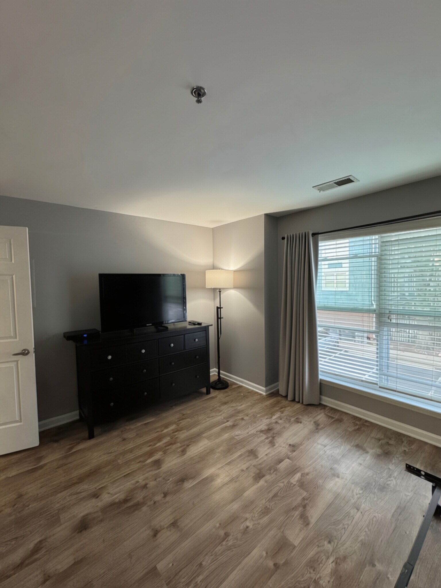 Building Photo - 513 N Graham St