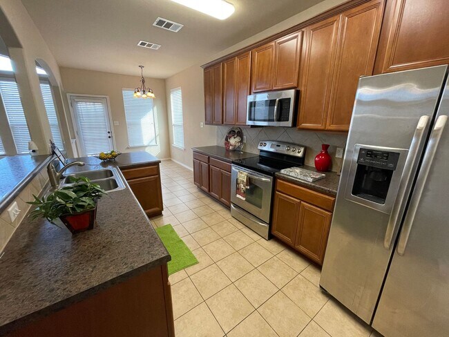 Building Photo - 6704 Golden Oak Ln