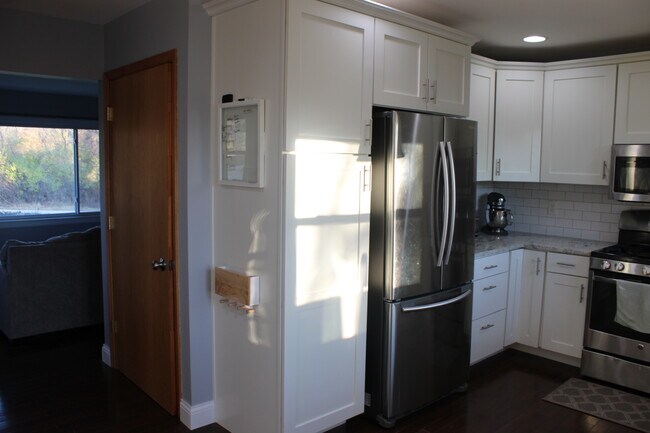 Building Photo - 5039 W Clayton Rd