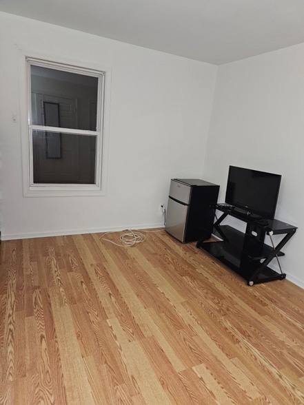 Building Photo - 90 Gillespie Rd