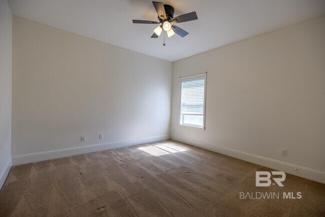 Building Photo - 101 Normandy St