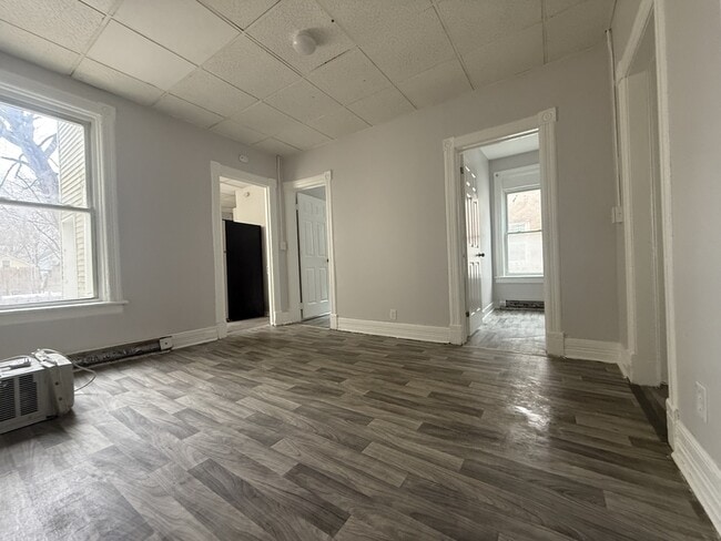 Building Photo - 339 1st St