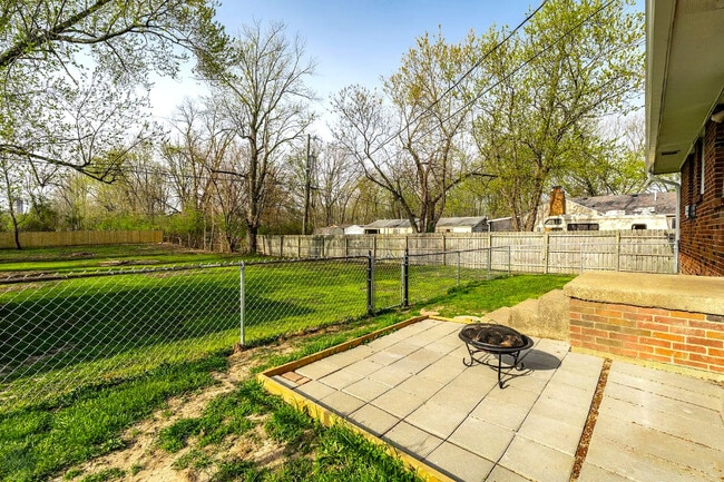 Building Photo - 3909 Aloda St