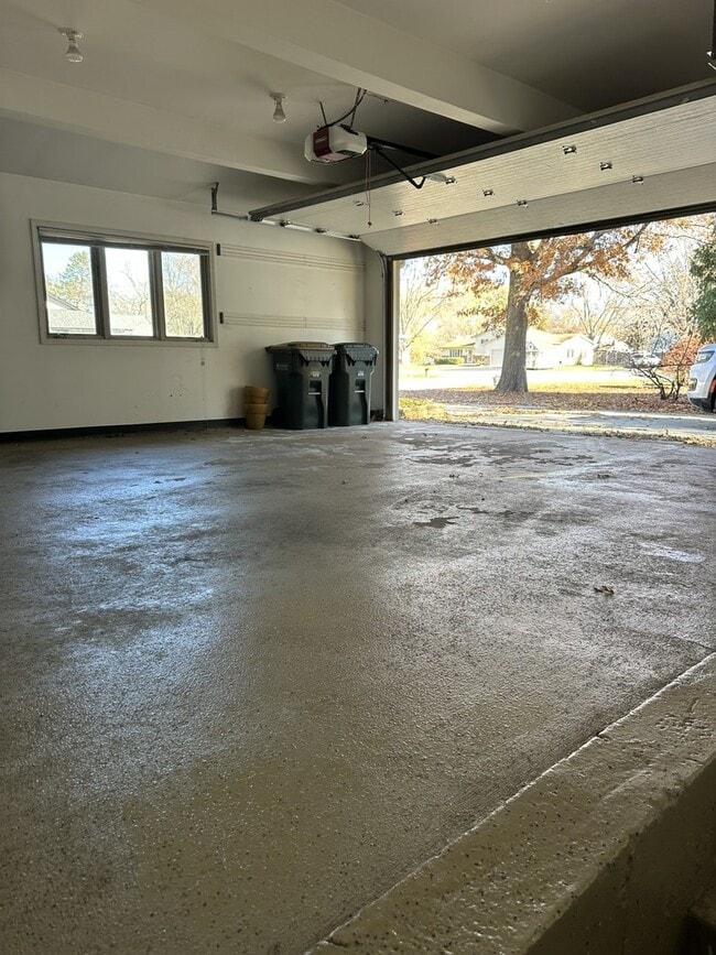 Building Photo - 28W661 Douglas Rd