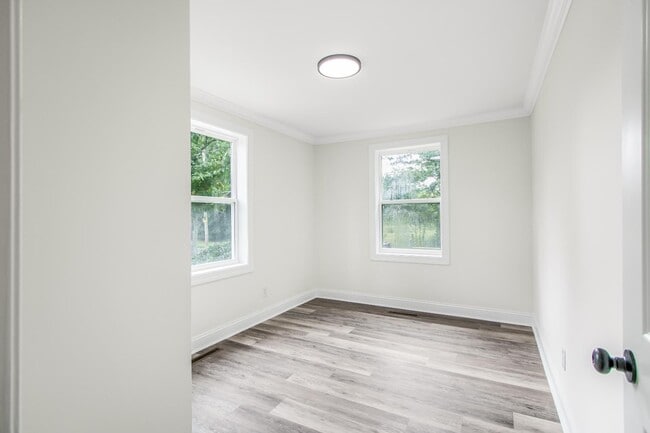 Building Photo - 500 Jackson Ln