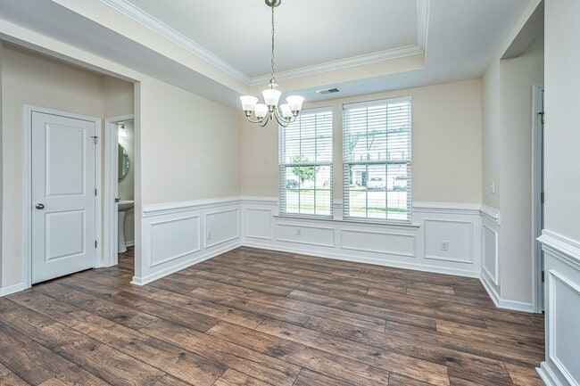 Building Photo - 201 Bigleaf Ct