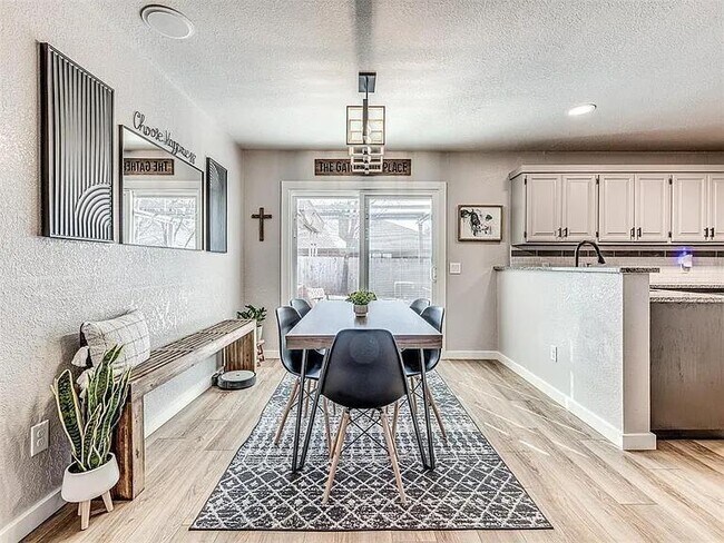 Building Photo - 2912 Canyon Oaks Ct