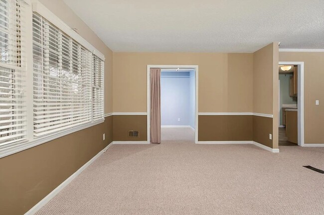 Building Photo - Charming 3 bedroom, 2 bathroom home located in Irmo, SC