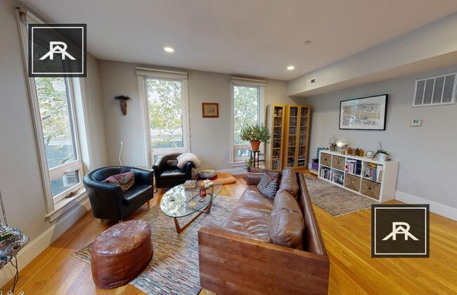 Building Photo - 3 bedroom in Cambridge MA 02139