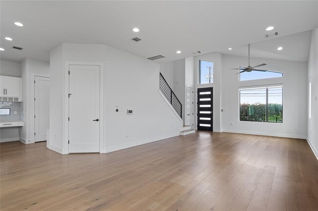 Building Photo - 409 Delmar Ave