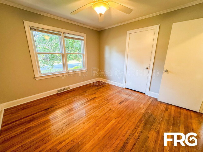 Building Photo - 113 Belmont Dr