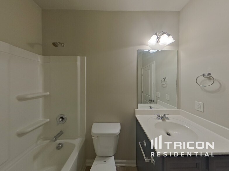 Building Photo - 2140 Dodson Woods Dr