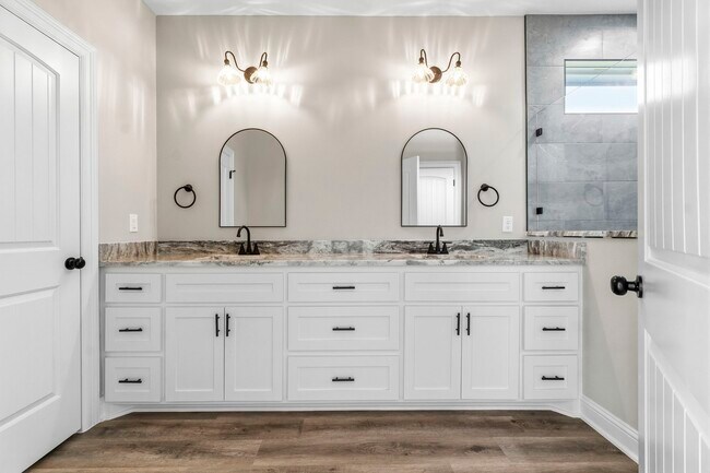 Building Photo - 1208 Ada St
