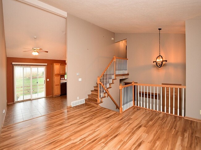 Building Photo - Inviting Home Minutes from Lake Cunningham...