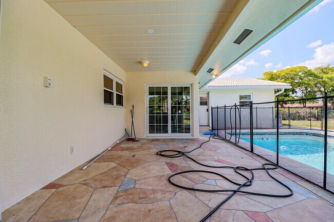 Building Photo - 1329 NW 84th Dr