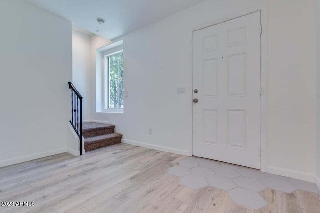 Building Photo - 160 W Commerce Ct