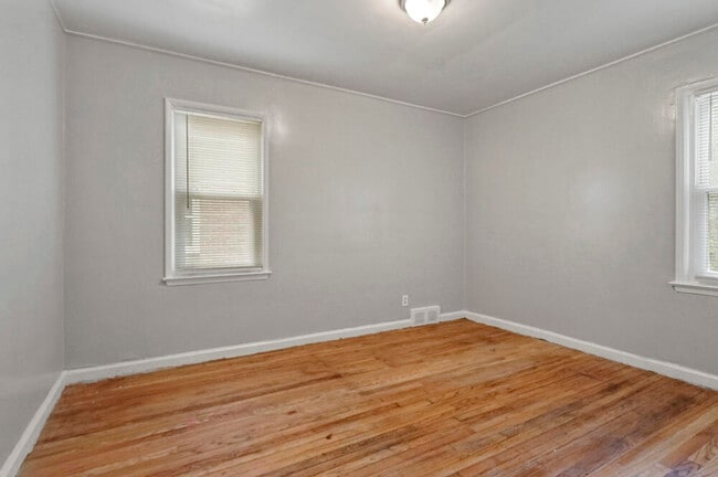 Building Photo - 19356 Westmoreland Rd