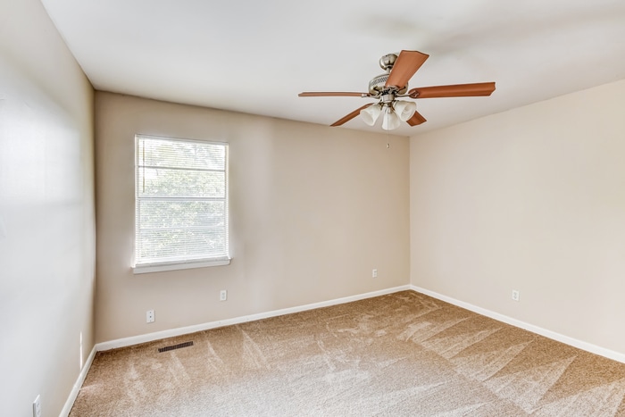 Building Photo - 1035 Barclay Dr