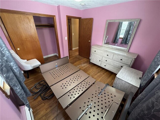 Building Photo - 22 Overhill Rd