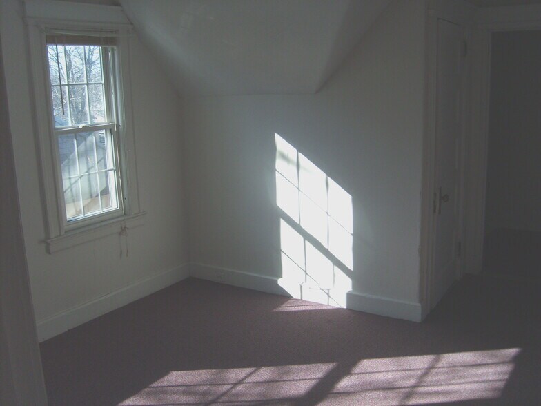 Bedroom - 422 Prospect Ave