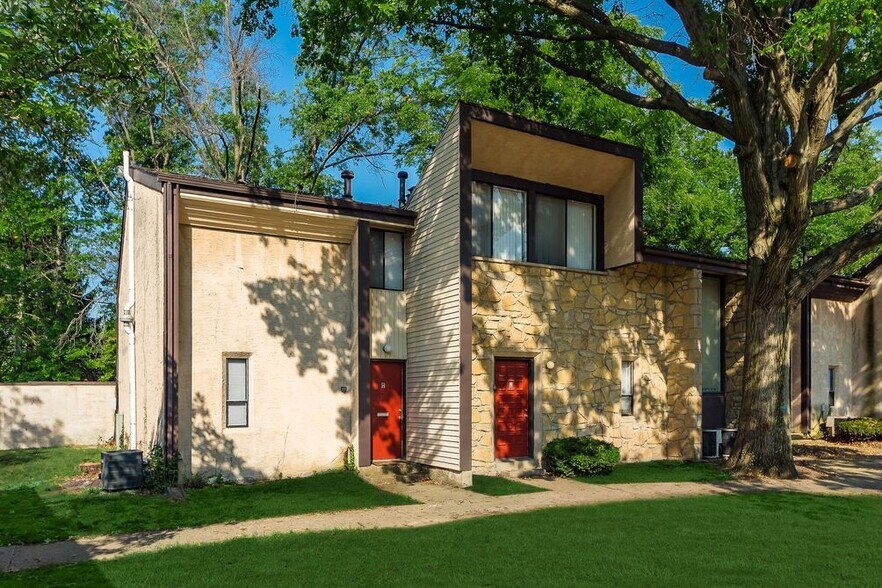 Villages at Eden Crossing 1070 E Irongate Ln Columbus OH 43213