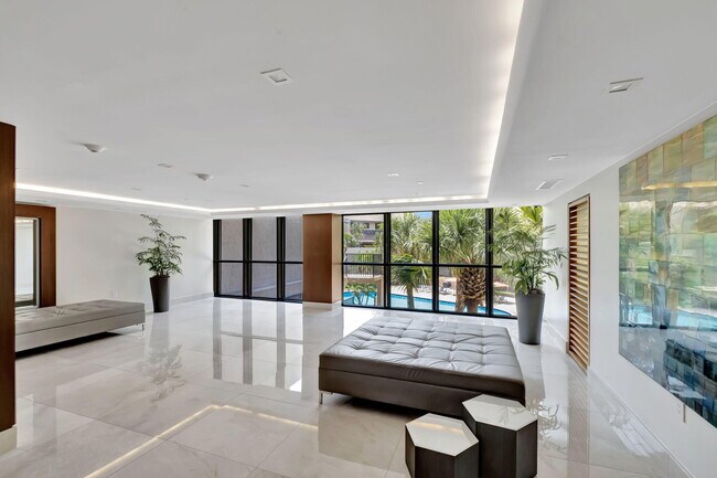 Building Photo - 540 Brickell Key Dr