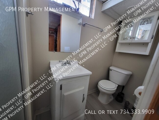 Building Photo - 832 Hudson St