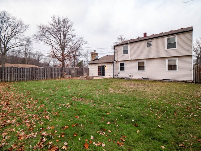 Building Photo - 32071 Lake Rd